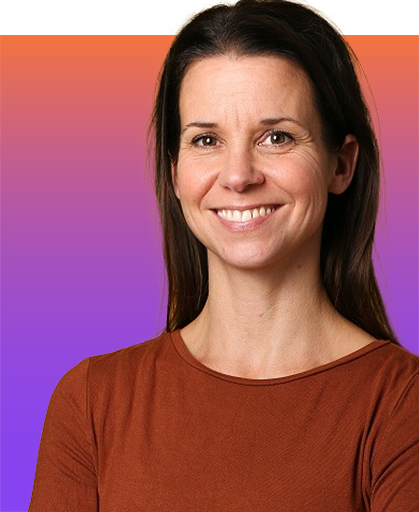 VL-Fondsdepot Strahlende Frau auf farbenfrohem Hintergrund